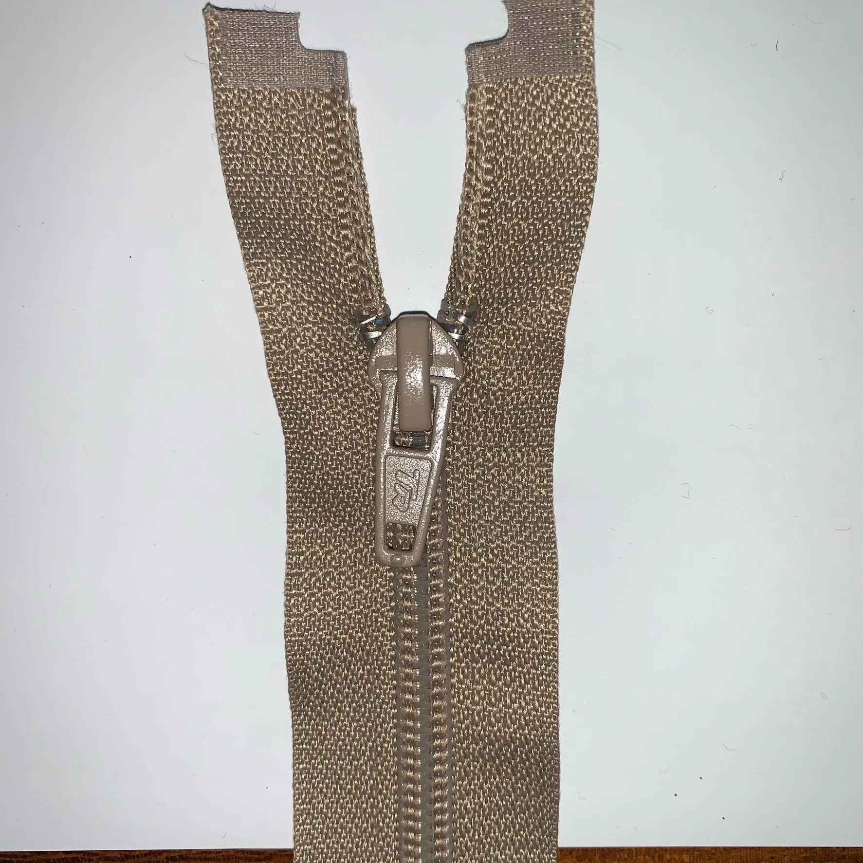 16" / 40cm Regular Nylon Open End Zip  - Select Colour