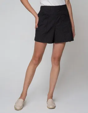 Details Bermuda Pants Short With Belt