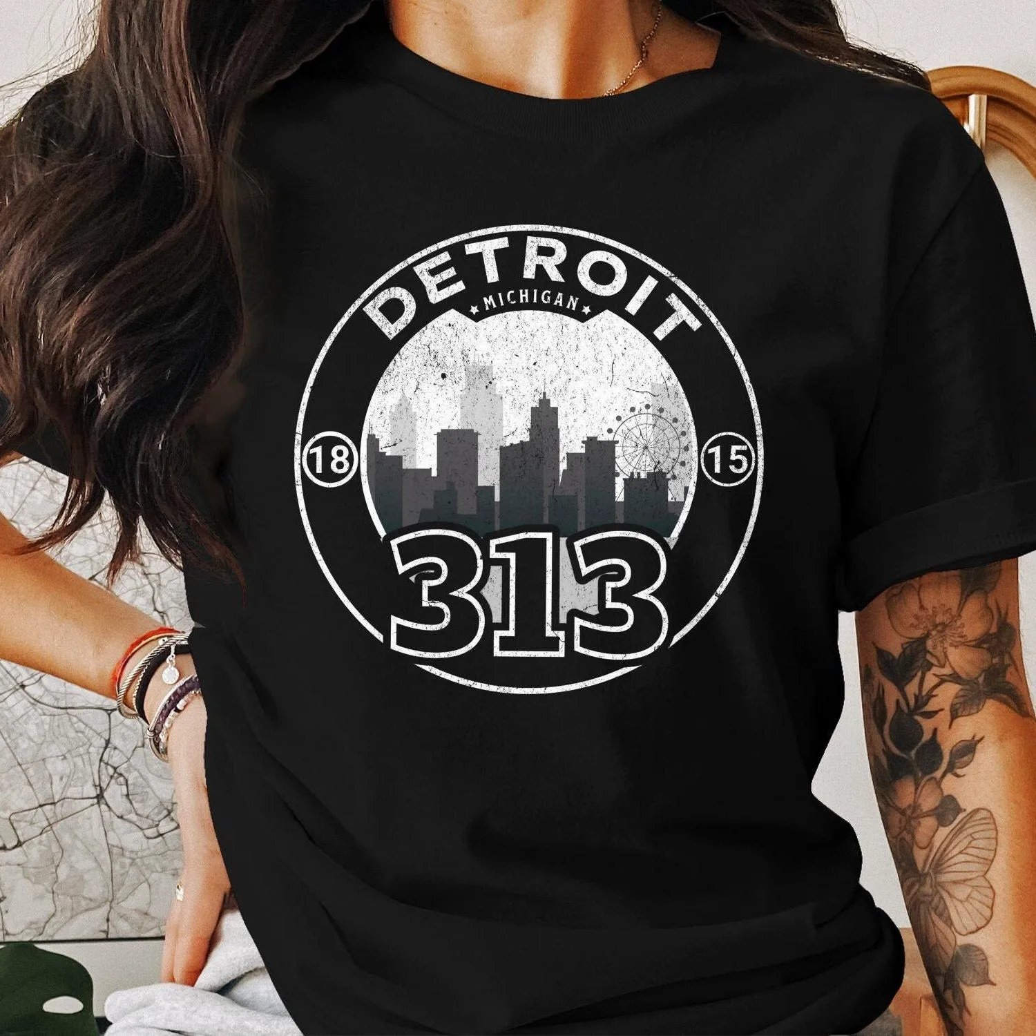 Detroit 313 Michigan City Skyline T-Shirt, Vintage Style Urban Tee, Unisex Graphic Shirt for Locals and Tourists