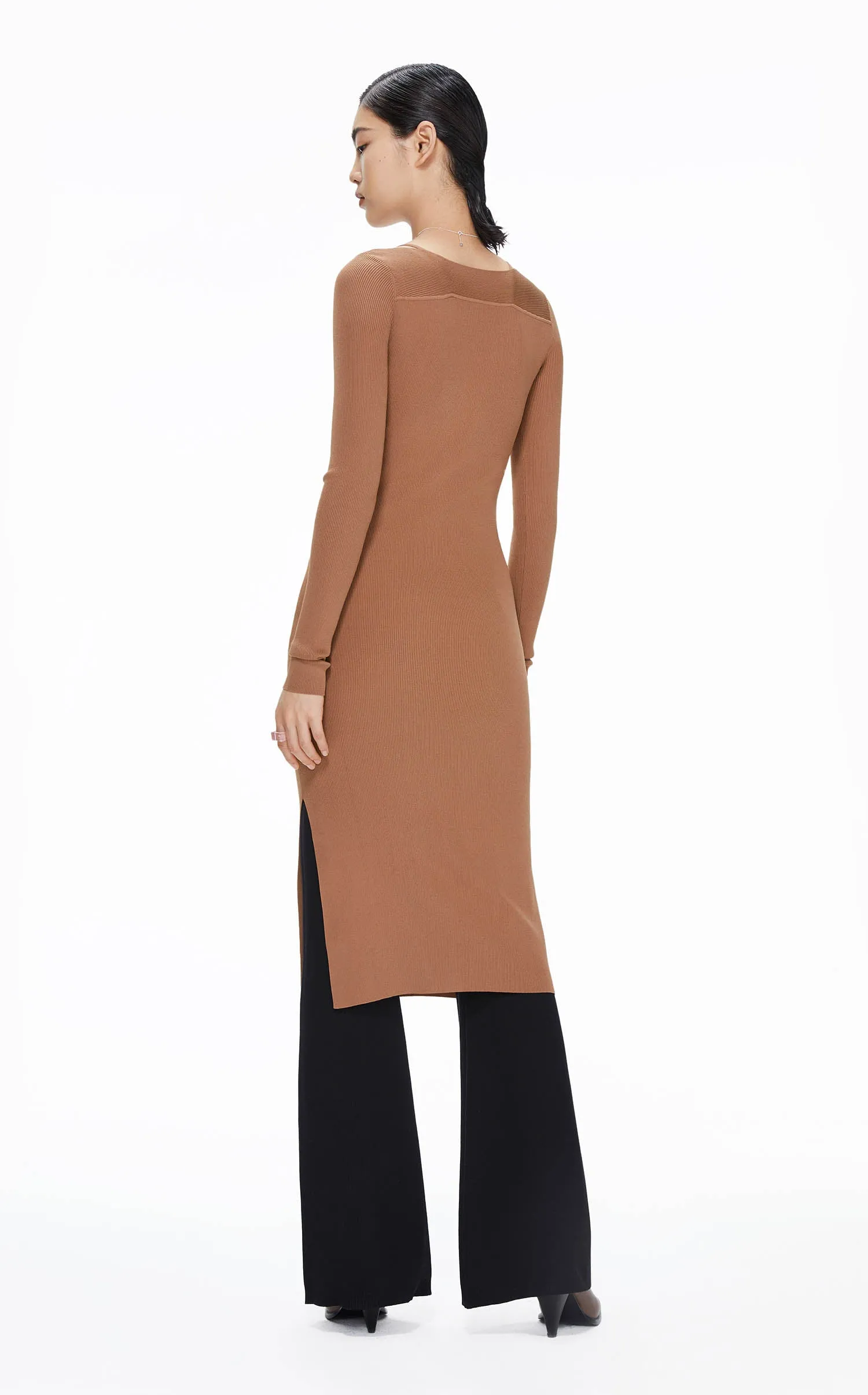 Dresses / JNBY Slim Fit V-Neck Long Sleeve Knitted Dress