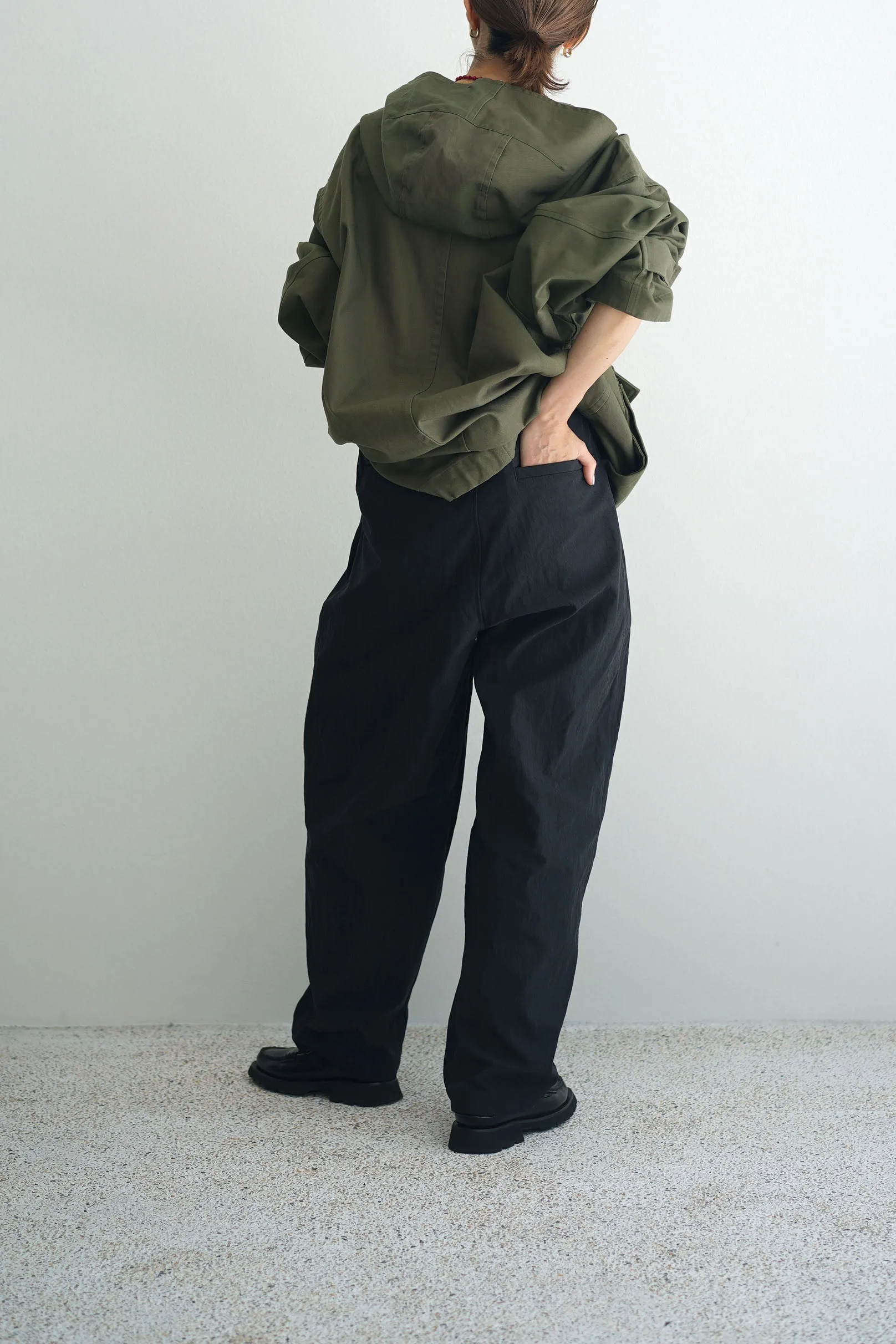 kontor / 3 PLEAT NYLON PANTS