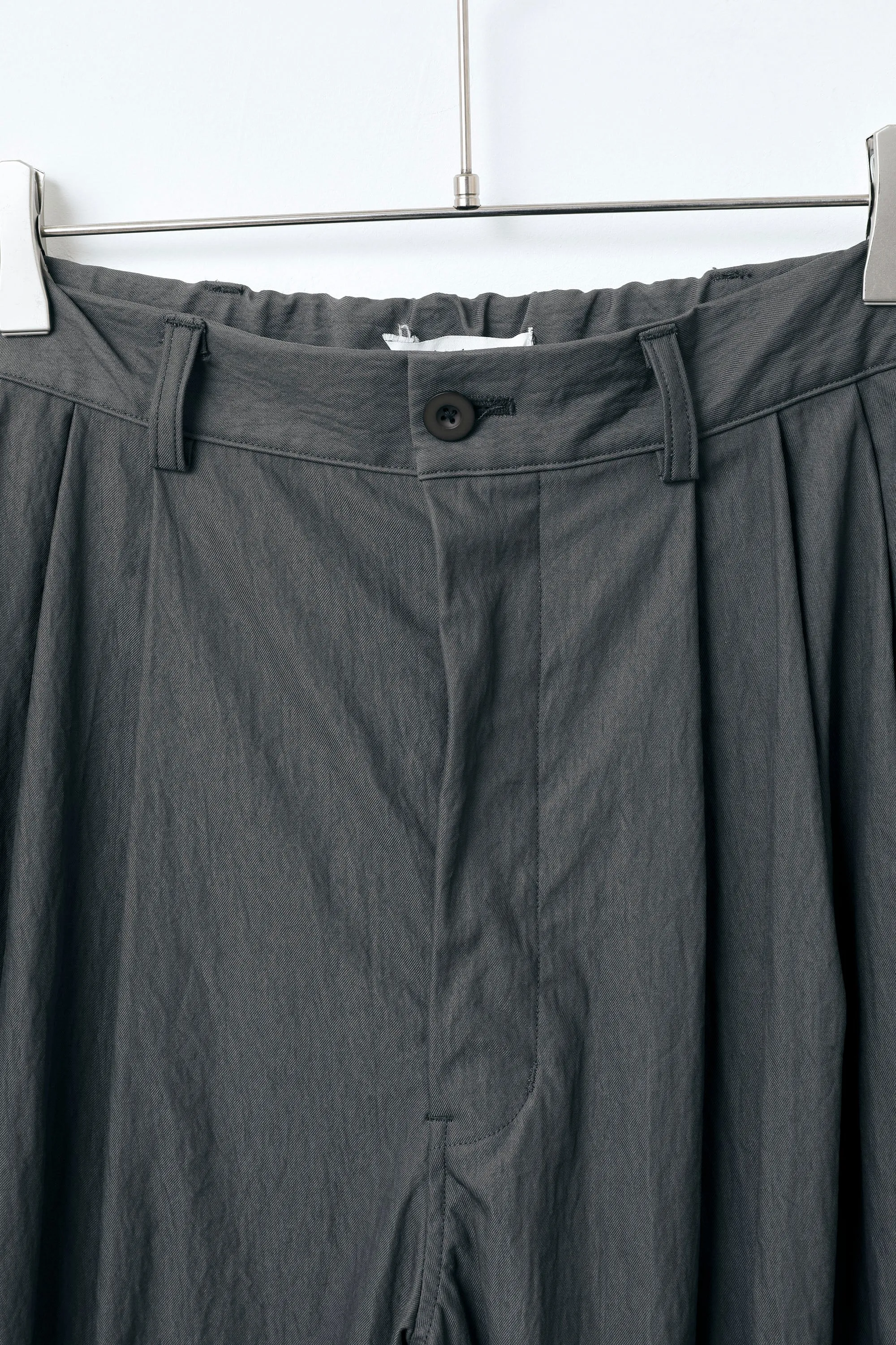 kontor / 3 PLEAT NYLON PANTS