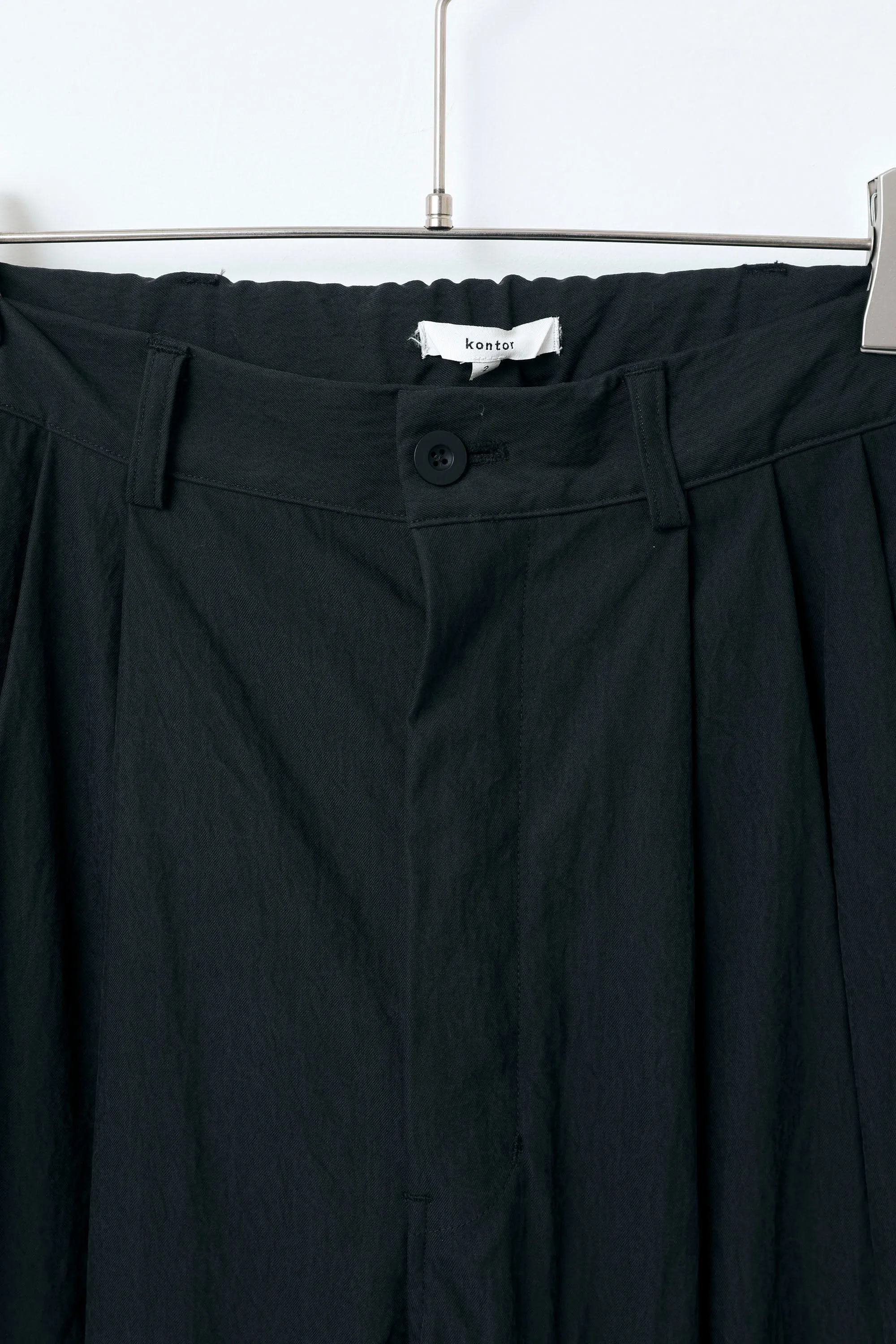 kontor / 3 PLEAT NYLON PANTS