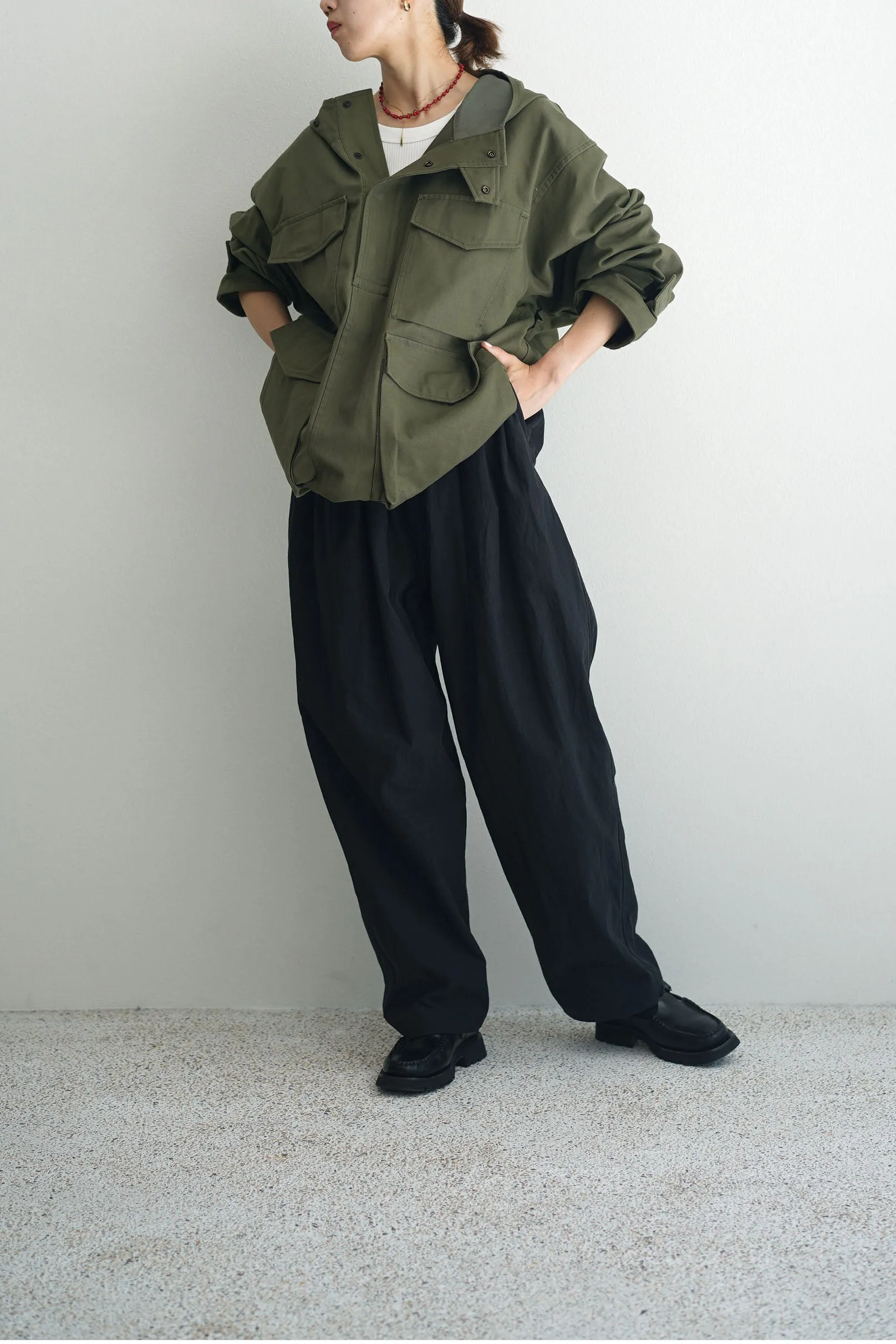 kontor / 3 PLEAT NYLON PANTS