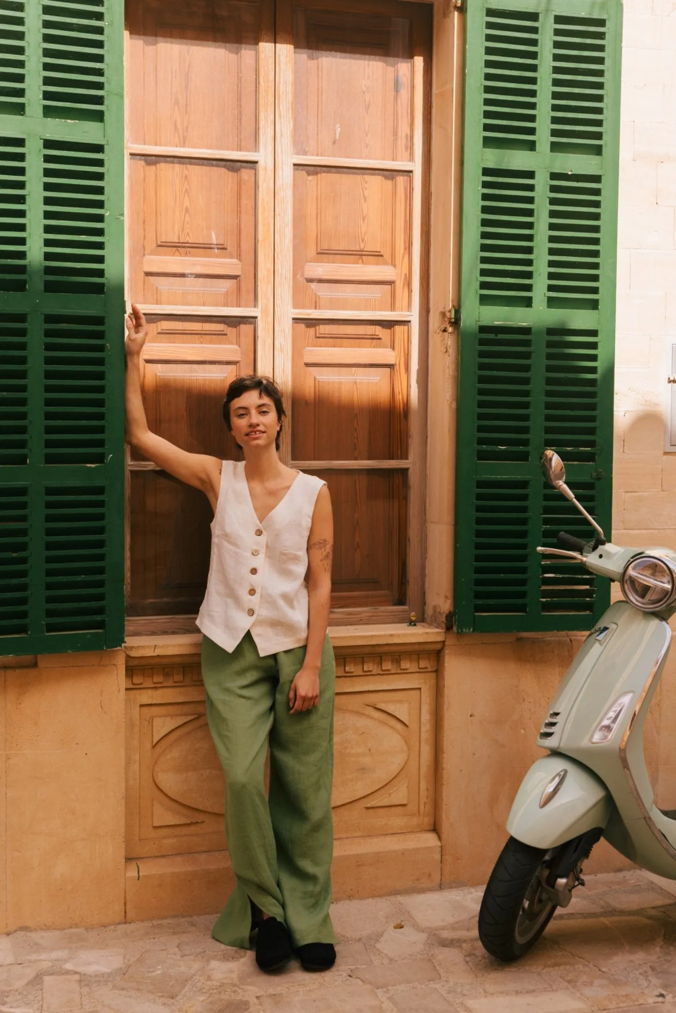 Leah Wide Linen Pants With Slits