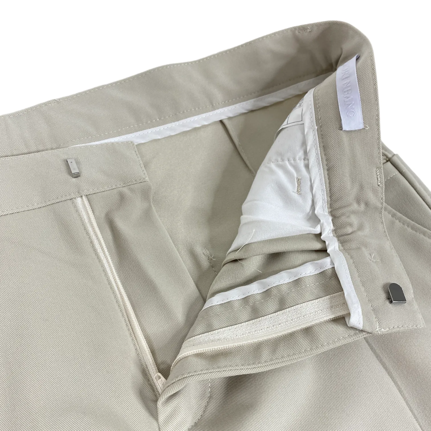 Loose fit single pleat wide leg trouser