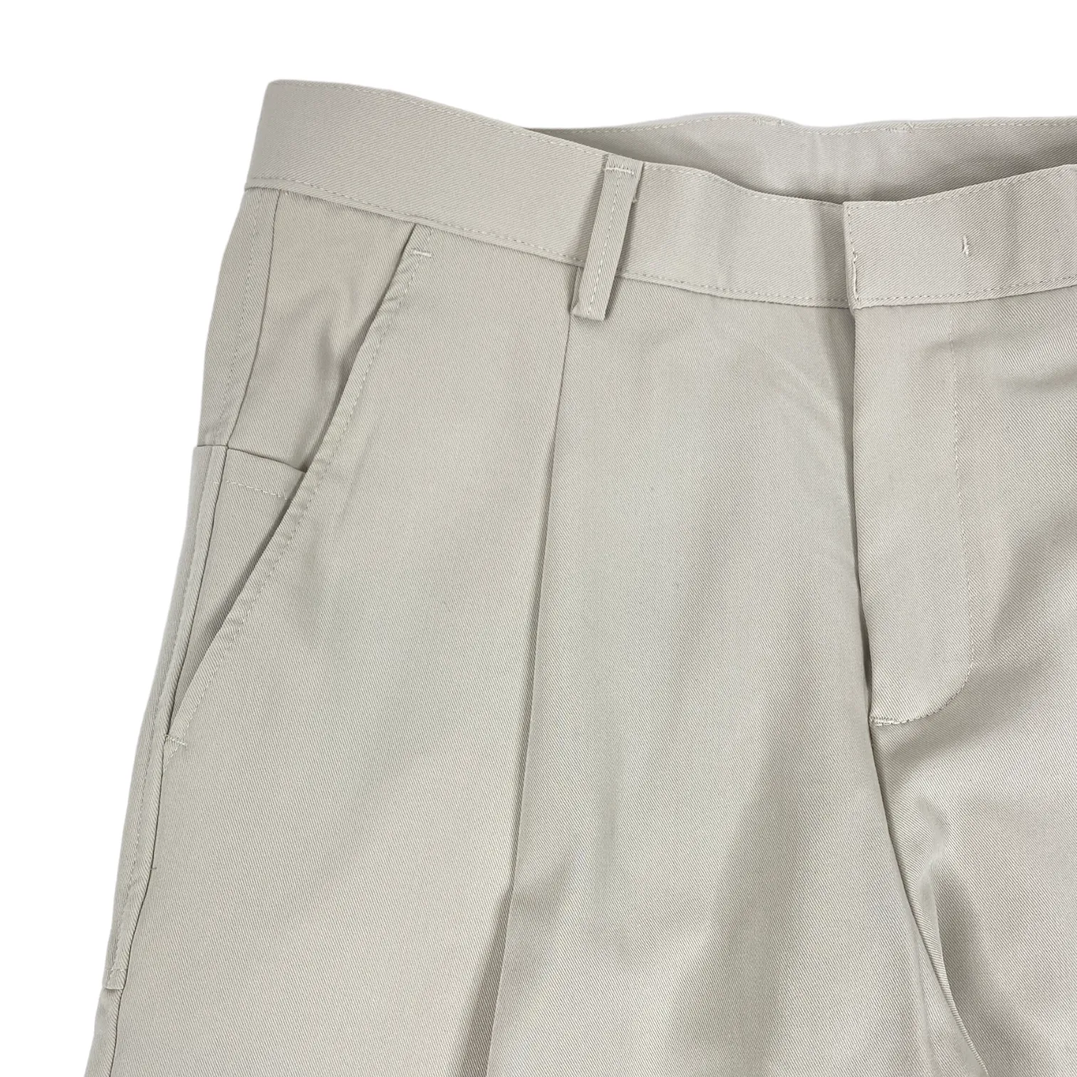Loose fit single pleat wide leg trouser