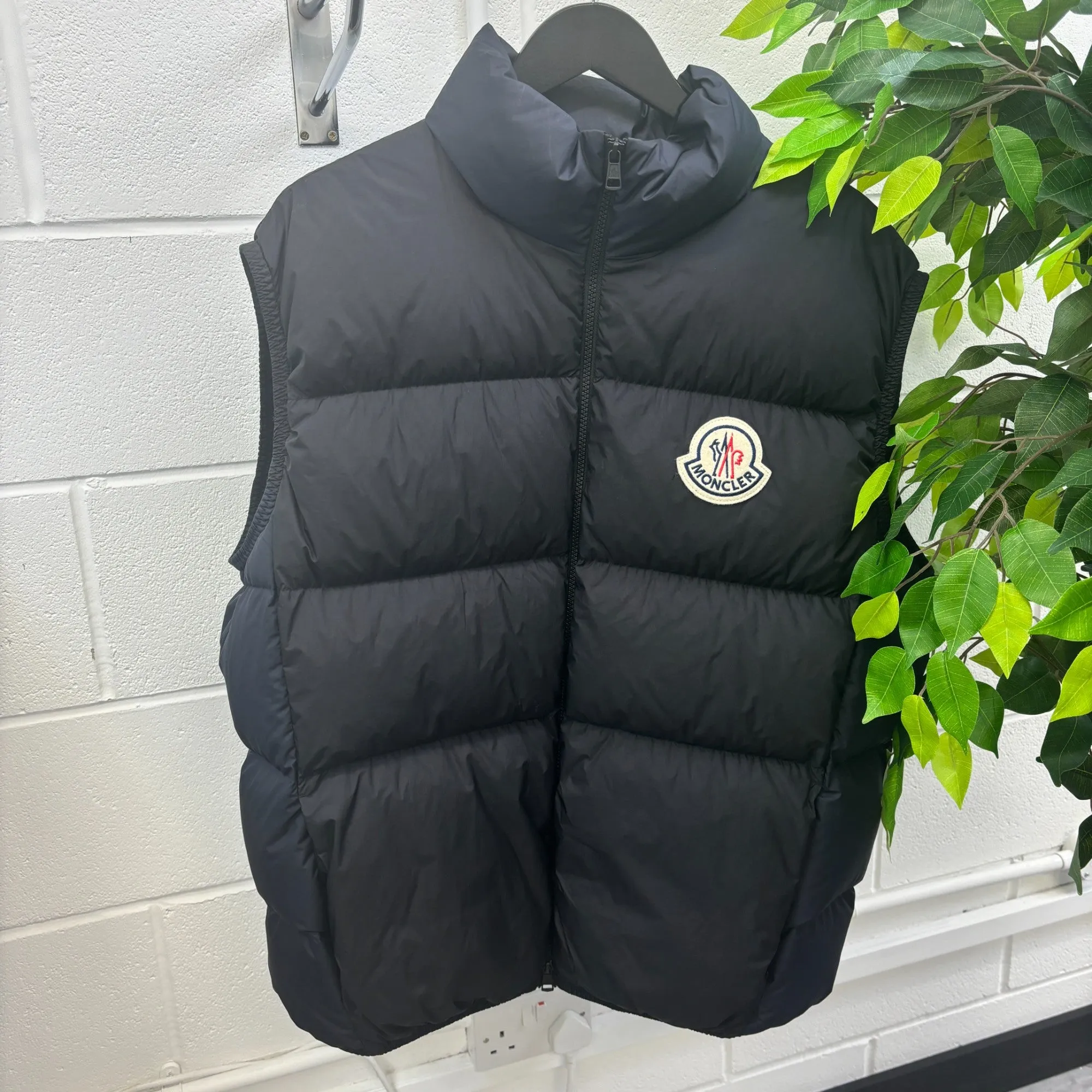 Men's Almaz Gilet Black Size 4 / XL