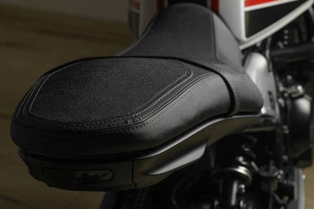Moto Morini Seiemmezzo STR 650cc Starlight White