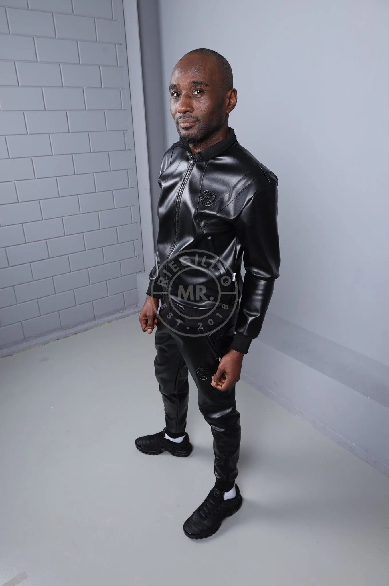 MR. 24 Tracksuit Pants - Black
