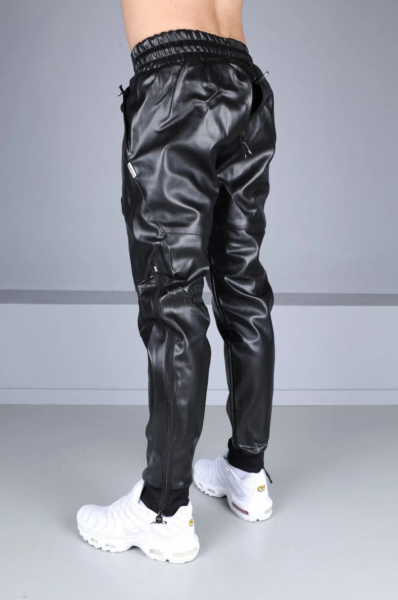 MR. 24 Tracksuit Pants Thru Zip - Black