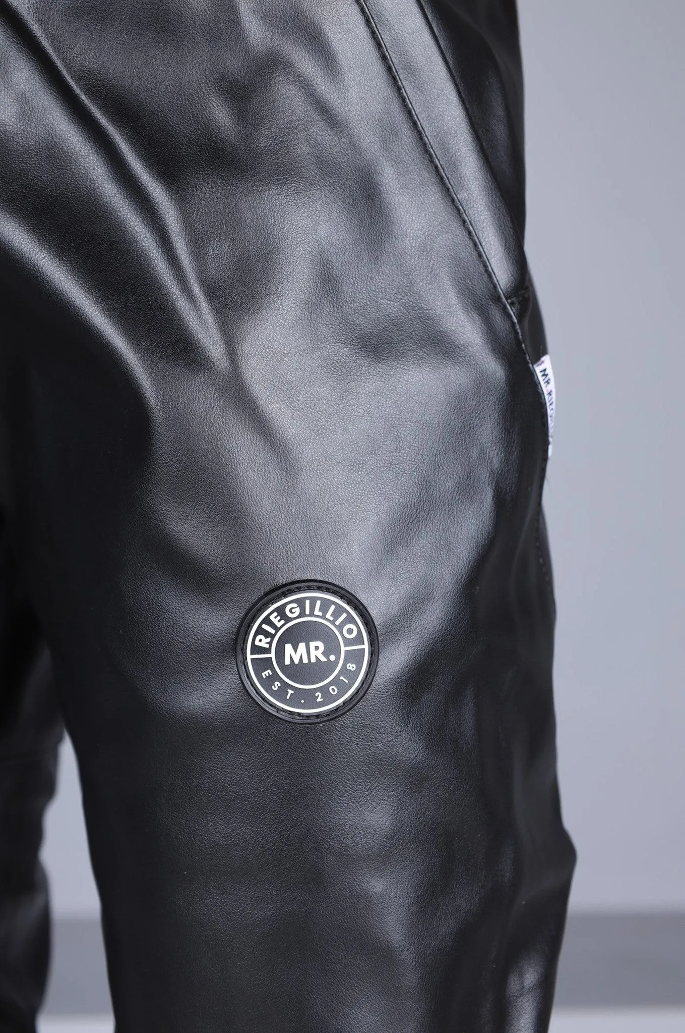 MR. 24 Tracksuit Pants Thru Zip - Black